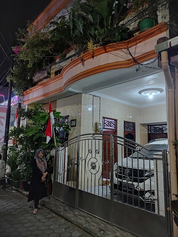 Kost Putri Adem Ayem