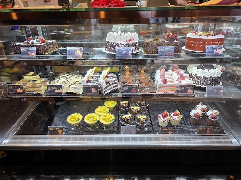 85°C Bakery Cafe - Northridge photo 4