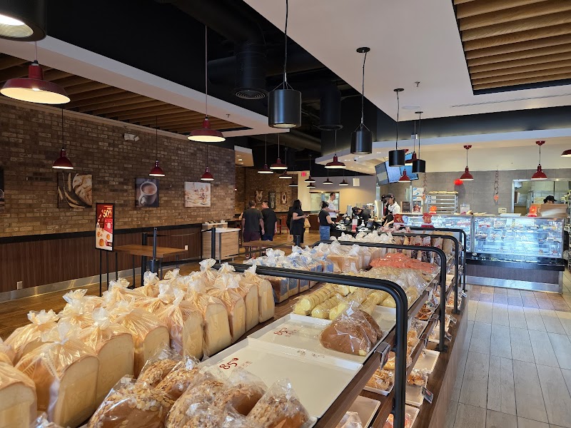 85°C Bakery Cafe - Northridge photo 4