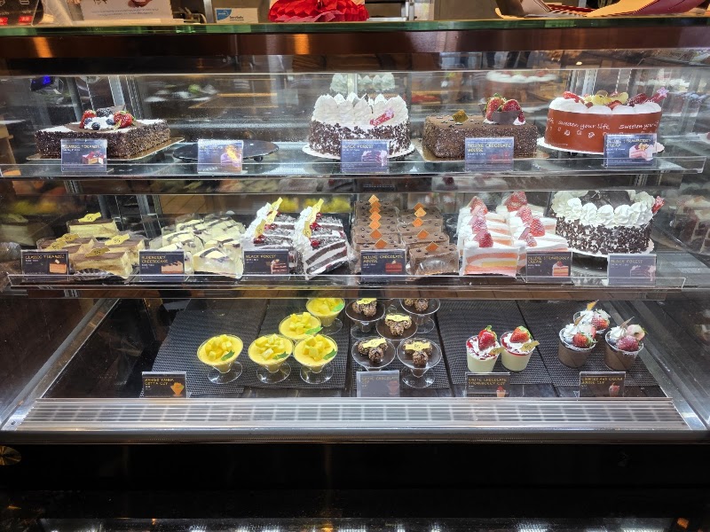 85°C Bakery Cafe - Northridge photo 3