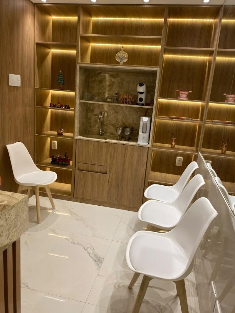 Dra Christal Colúmbia - Ortodontia e Odontologia Estética - foto 5