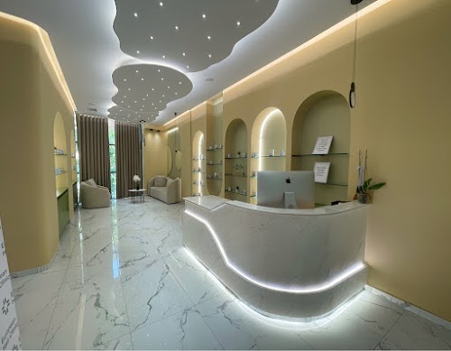 European Hair Clinic logo