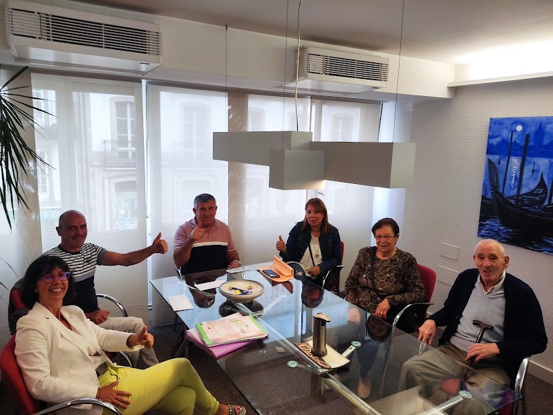 Agente inmobiliario (SpítiCasa) photo 2