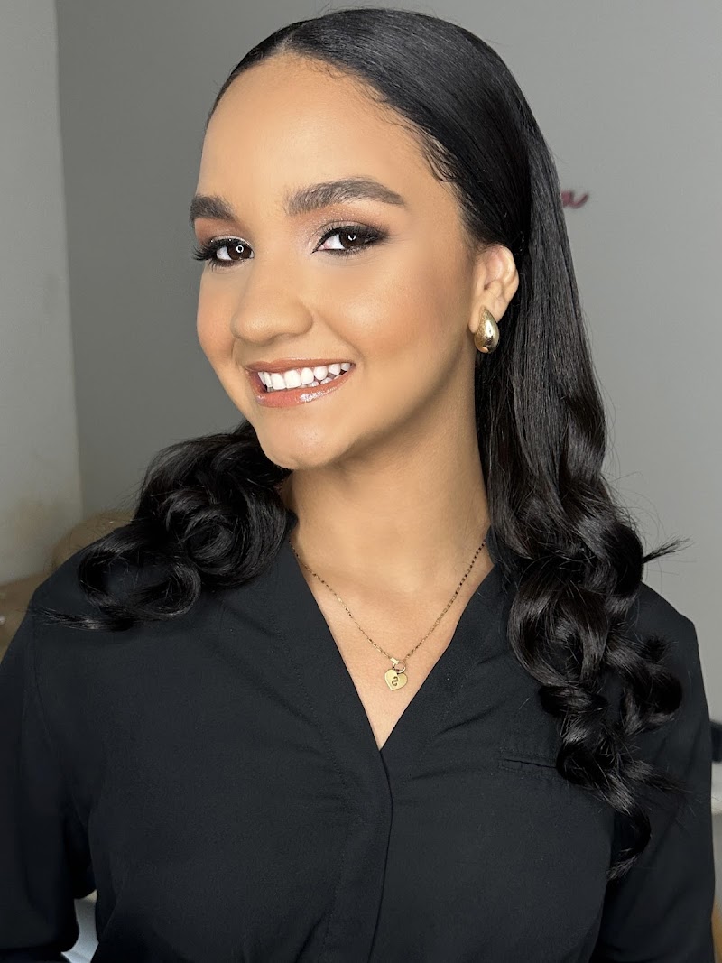 Dra. Sabryna Serra | Dentista em São Luís | Facetas, Clareamento e Prótese | Consultório Odontológico - foto 4