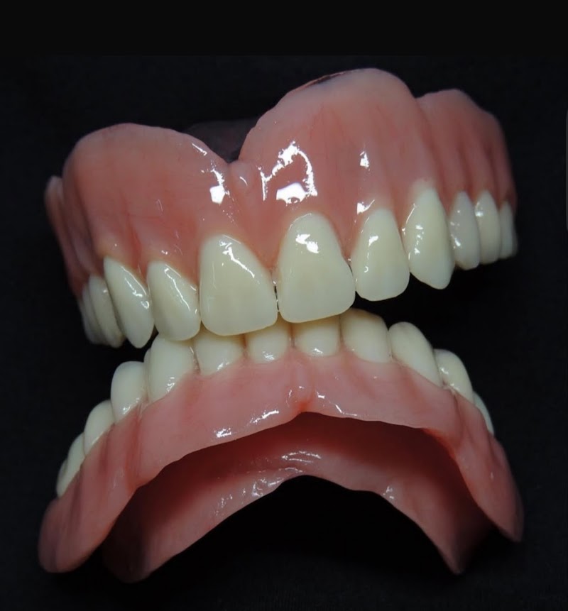 Dra. Sabryna Serra | Dentista em São Luís | Facetas, Clareamento e Prótese | Consultório Odontológico - foto 1