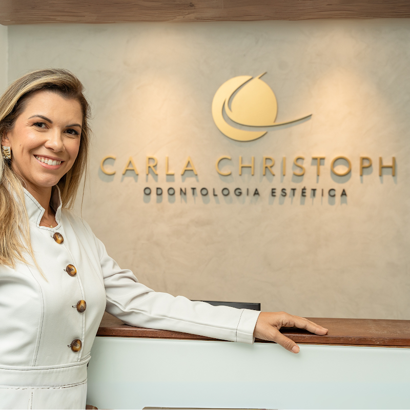 Dra. Carla Christoph - Reabilitação oral e estética - foto 5