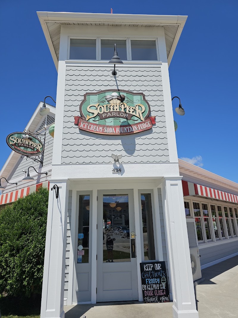 South Pier Parlor photo 4