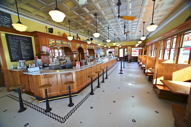 South Pier Parlor photo 1