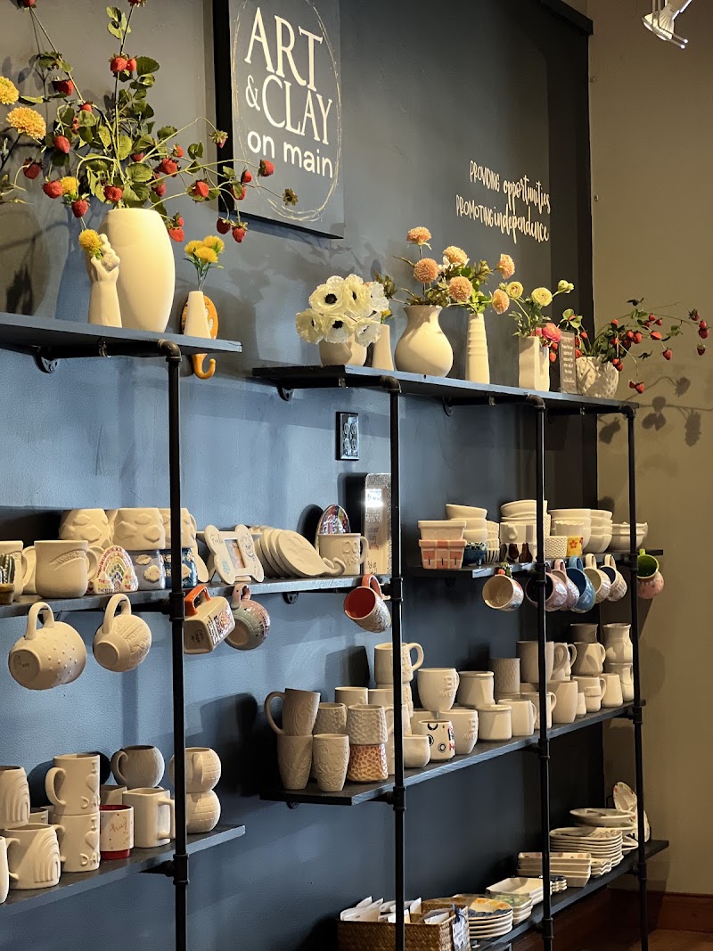 Art & Clay On Main/Square 7 Coffee House photo 3