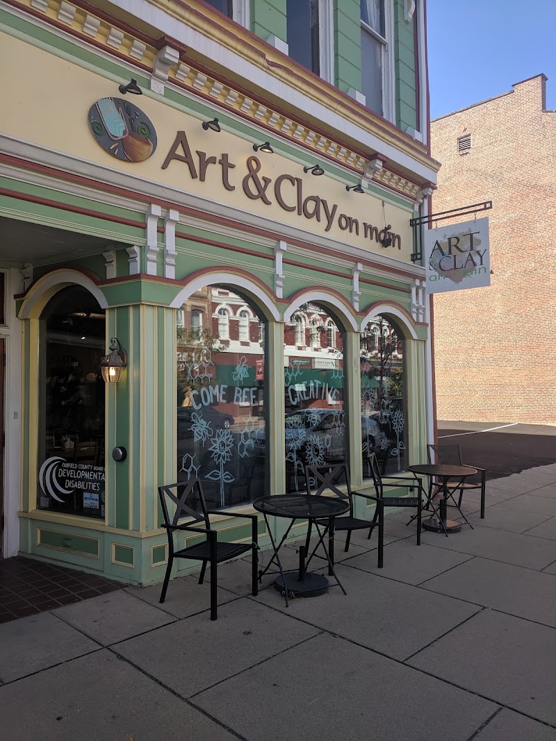 Art & Clay On Main/Square 7 Coffee House photo 2