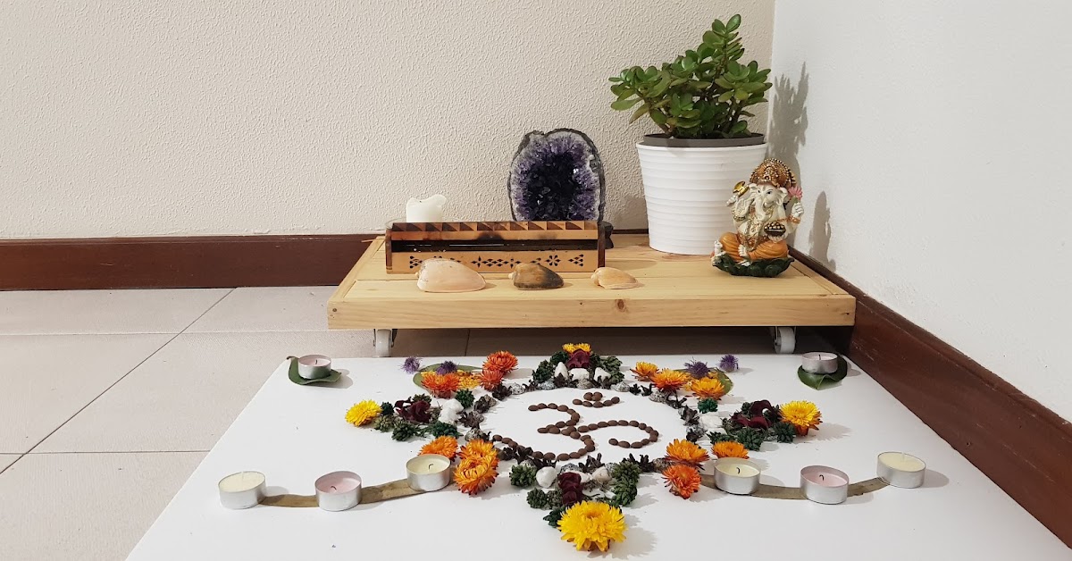 Escola SangñaYoga — 4