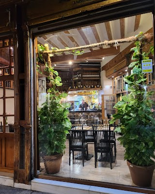 ALCÁZAR ANDALUSÍ TAPAS Sevilla