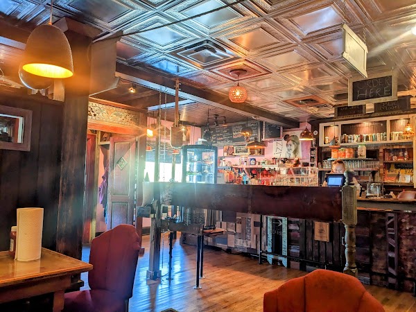 LIZZIE'S KITCHEN exterior