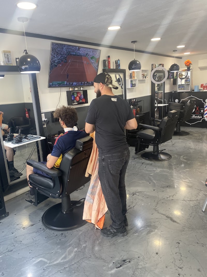 BLOOD'S BARBER — photo 4