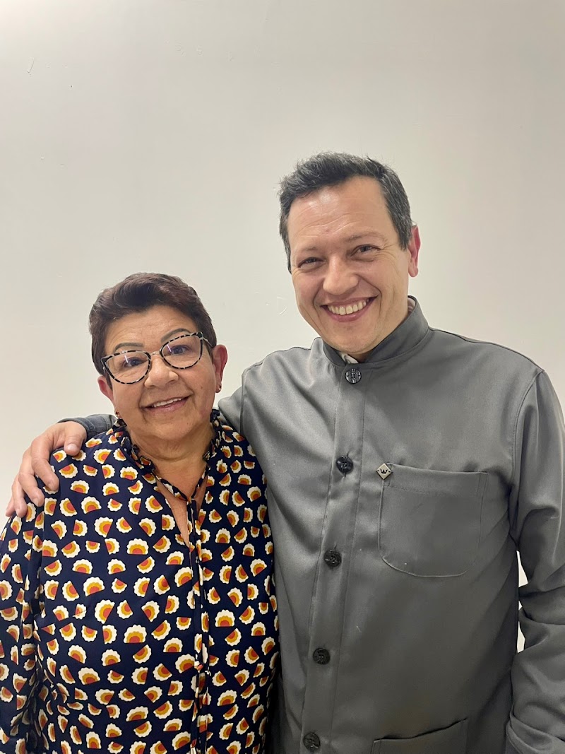 Clínica implantes - Odonto Feratos - implantes Curitiba - Dr. Fernando Moraes Santos - foto 5