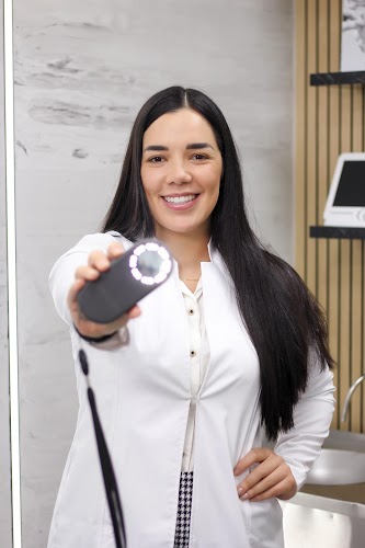 Dra.D10 - Medicina Estética logo