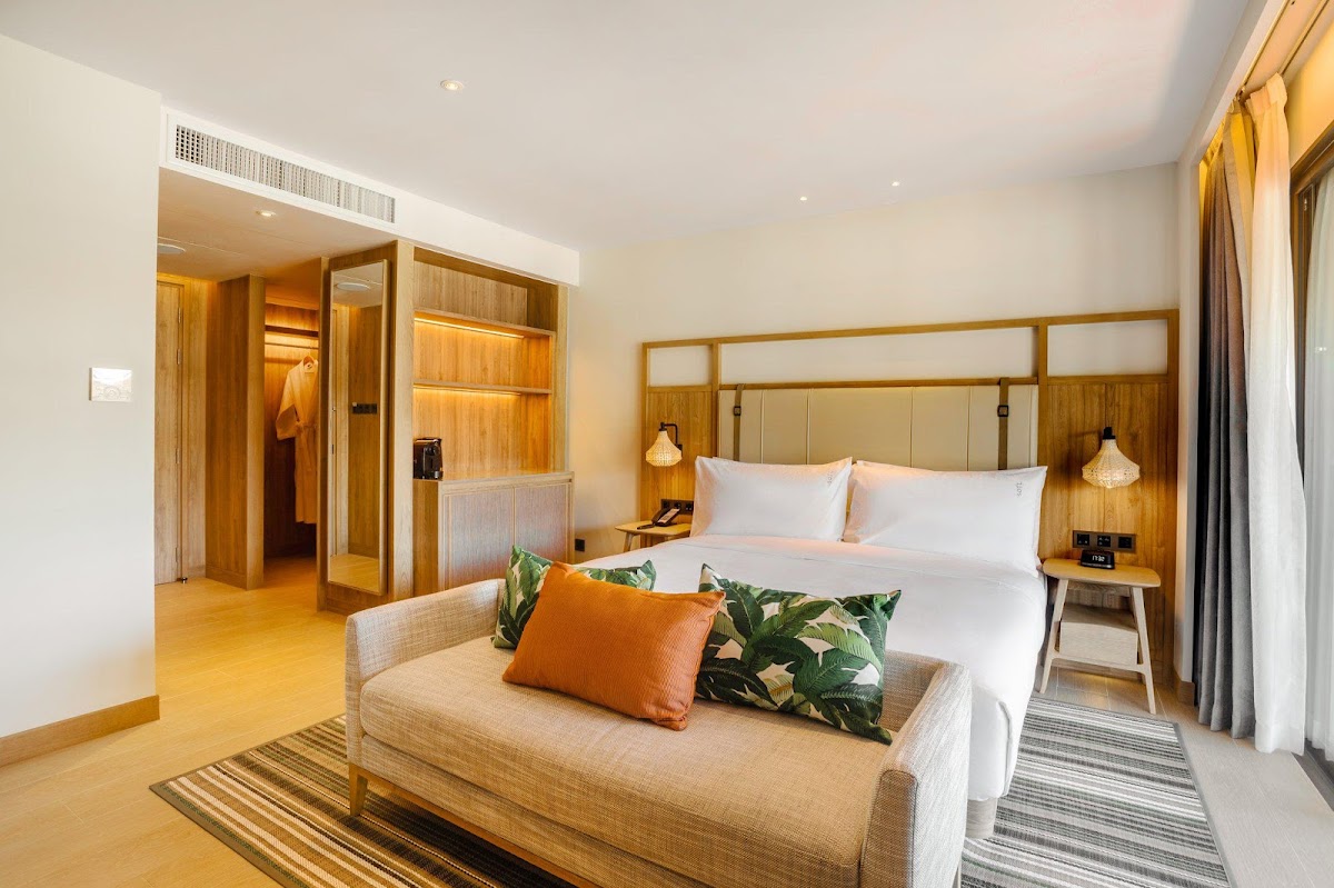 Holiday Inn Resort - Photo 3