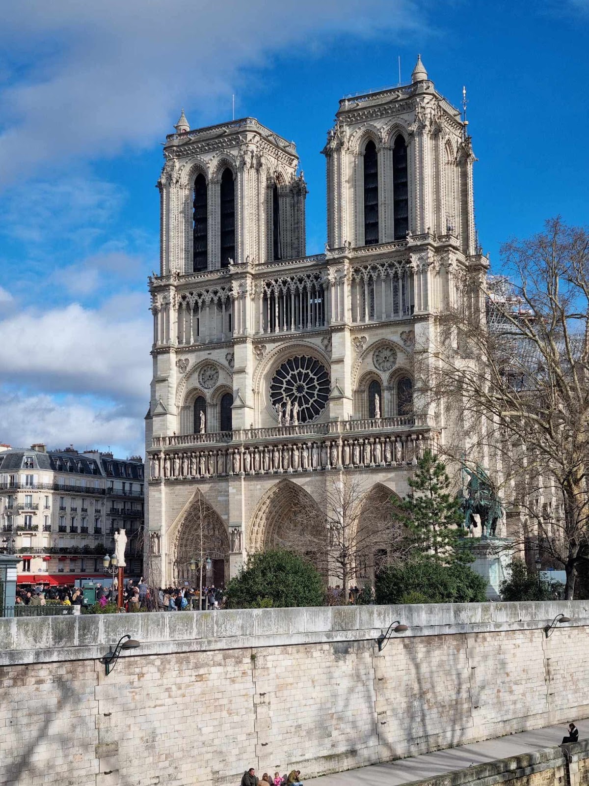 Le Complot de l'Œillet - Jeu de piste historique / escape game en extérieur entre l'île de la Cité et le Palais Royal, vue extérieure