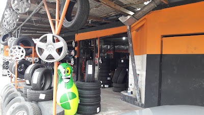 Foto de RP PIT STOP PNEUS BORRACHARIA ALINHAMENTO