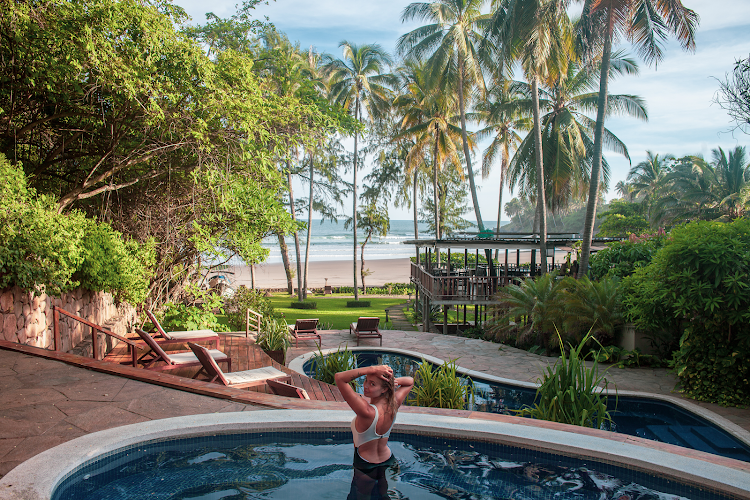 Las Flores Beach Resort - Las Flores Experience