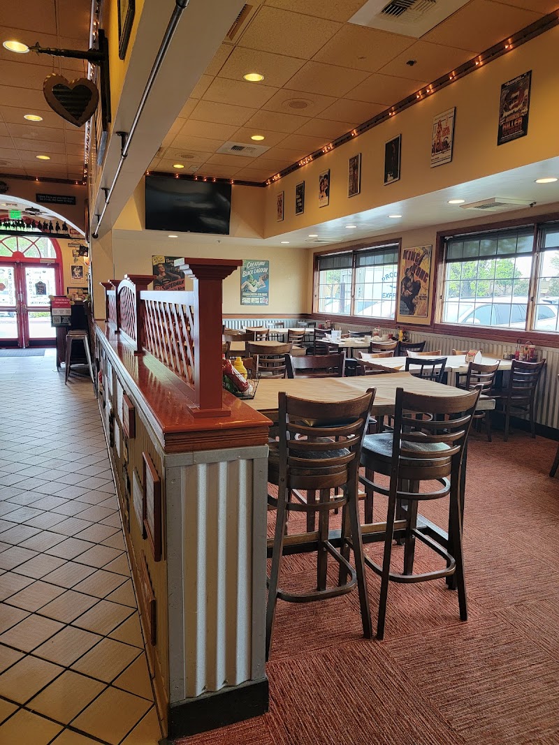 Dancing Tomato Caffé photo 3