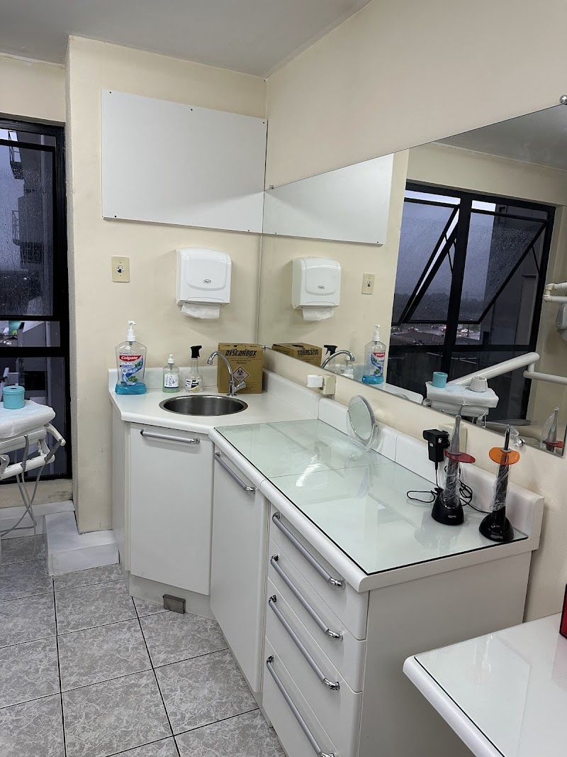 DENTISTA 24HS/ Clínica odontológica/ Urgência odontológica/ dentista Florianópolis/ consultório odontológico. - foto 2