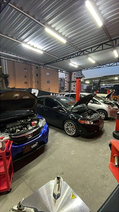 Foto de Log7 Auto Center & Borracharia