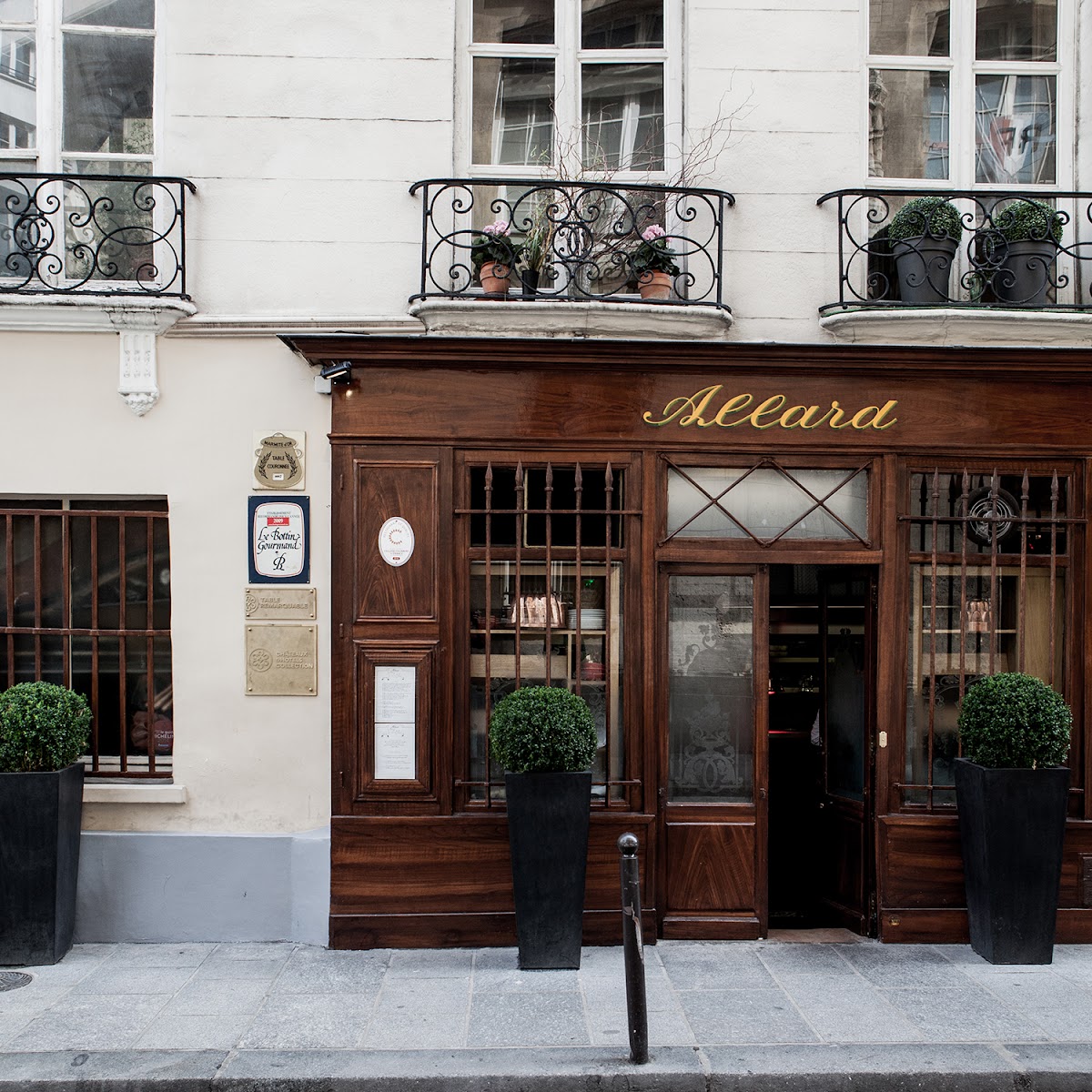 Allard, vue extérieure