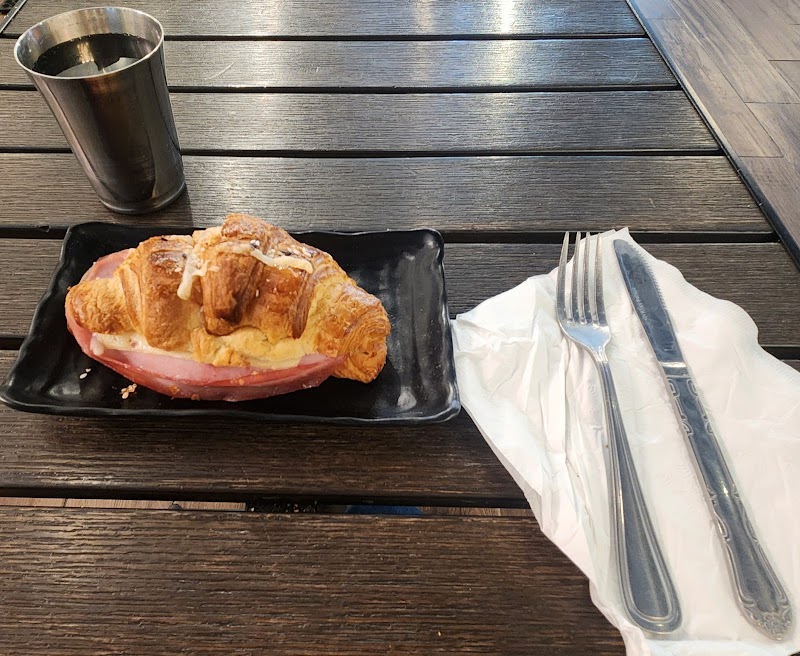 Republik Coffee Burbank photo 3