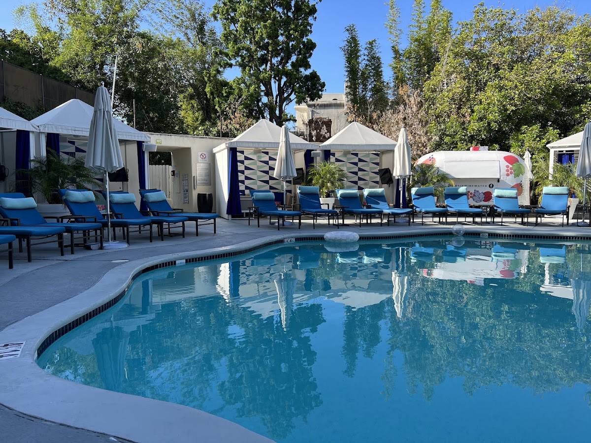 W Los Angeles West Beverly Hills, dog-friendly hotel, photo 2