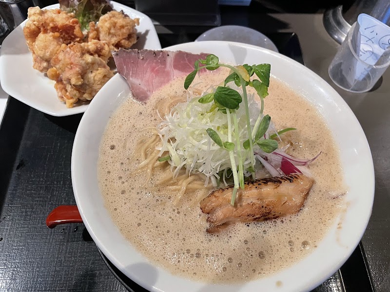 麺屋 甚八 写真5