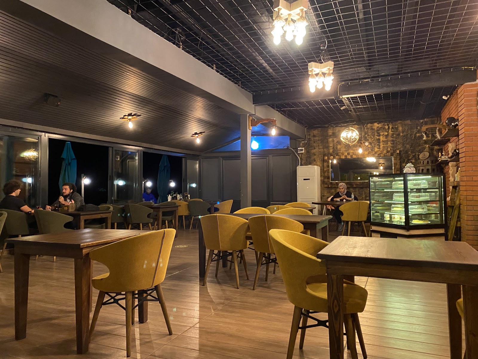 Yelken Cafe Bistro mekanı