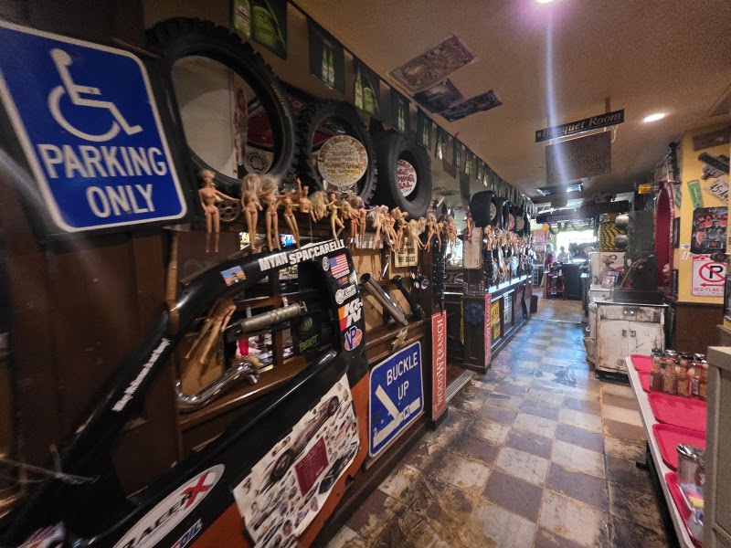 Junkyard Cafe photo 2