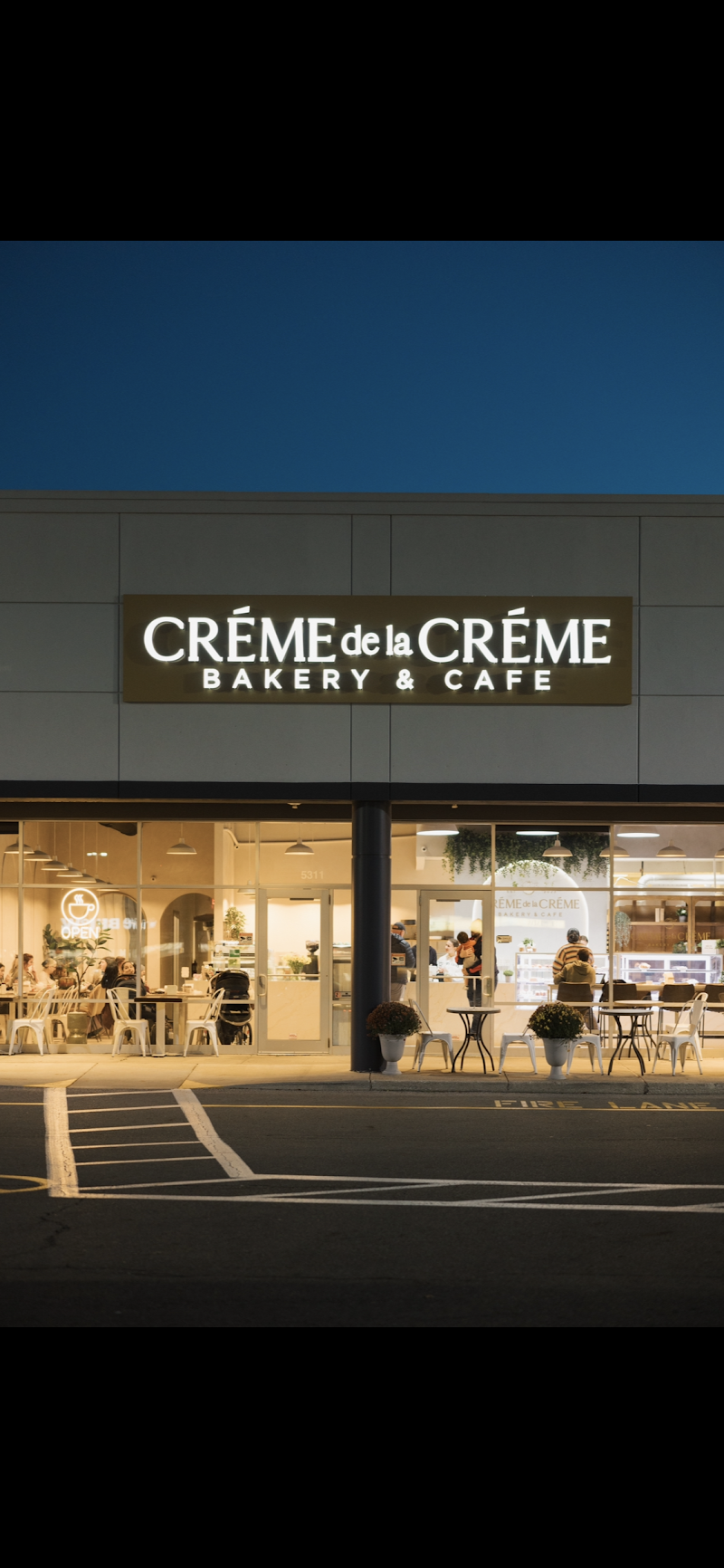 Créme de la Créme Bakery & Cafe photo 1