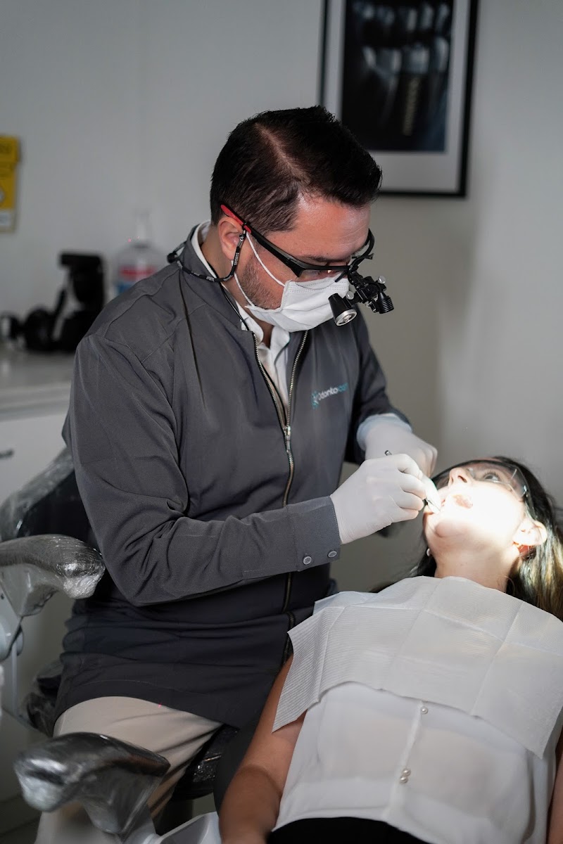 Odontocom Clínica Odontológica | Implante Dentário , Prótese Dentária, Tratamento de Canal em Porto Alegre - foto 4