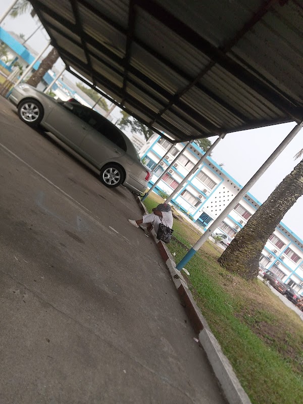 Laquintinie Hospital - Photo 4