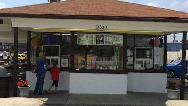 VALLEY DAIRY FREEZE exterior