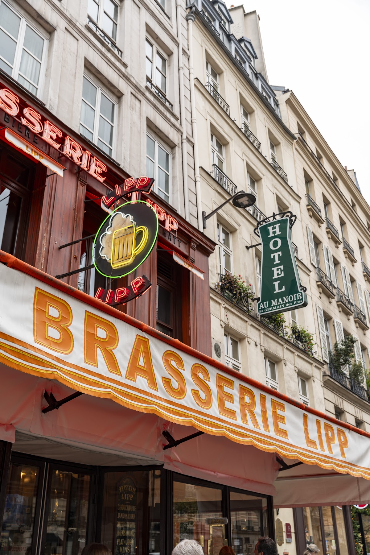 Brasserie Lipp, vue extérieure