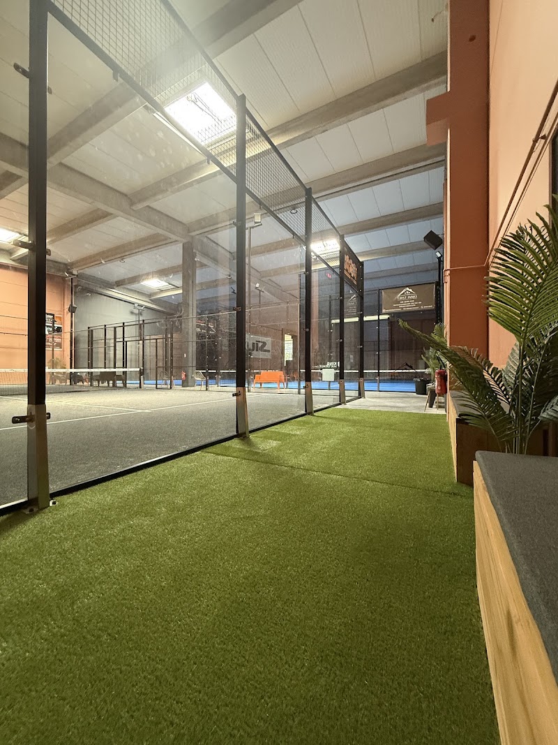 P4 PADEL INDOOR, club de padel à Lançon-Provence