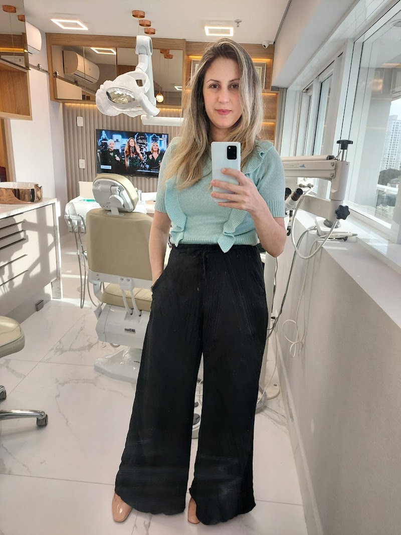 Dra Aline Camargo - Endodontia Microscópica - foto 3