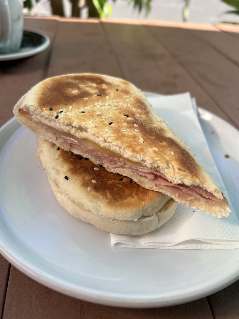 Erb 'N' Flo Breakfast & Coffee Bar photo 6