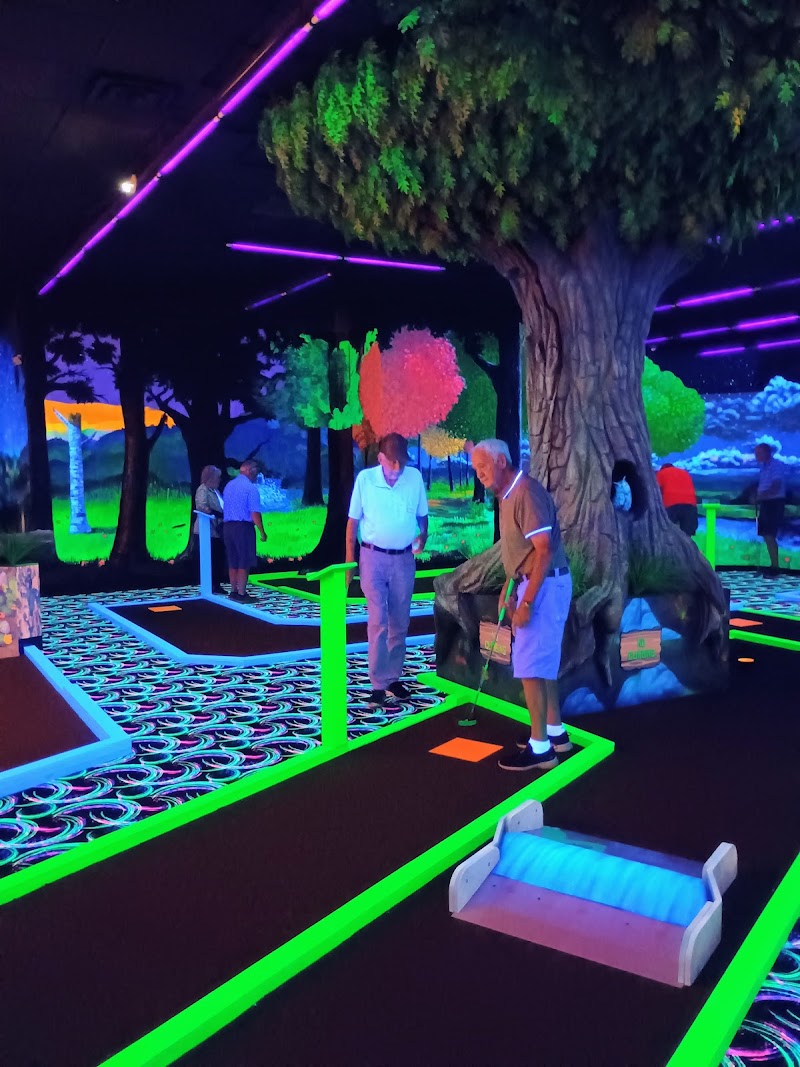 Great Lakes Glow Golf banner