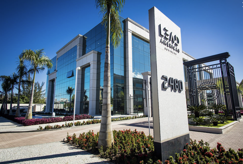 DENTISTA NA BARRA DA TIJUCA - RJ | HYMY ODONTOLOGIA | DRA. FLAVIA CRISTINE | FACETAS EM PORCELANAS | INVISALING | AIRFLOW - foto 2