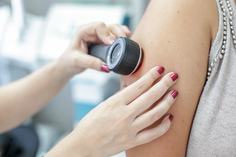 Foto de Dra. Carla Botasso de Almeida | Dermatologista