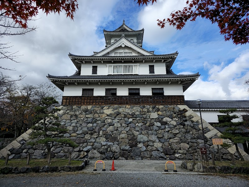 長浜城歴史博物館前公園