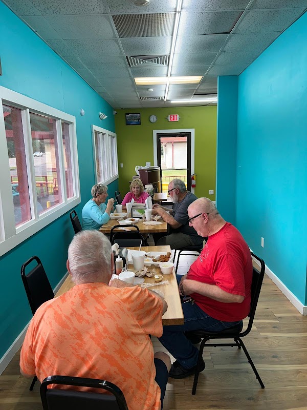 CLOVERLEAF CHICKEN STOP exterior