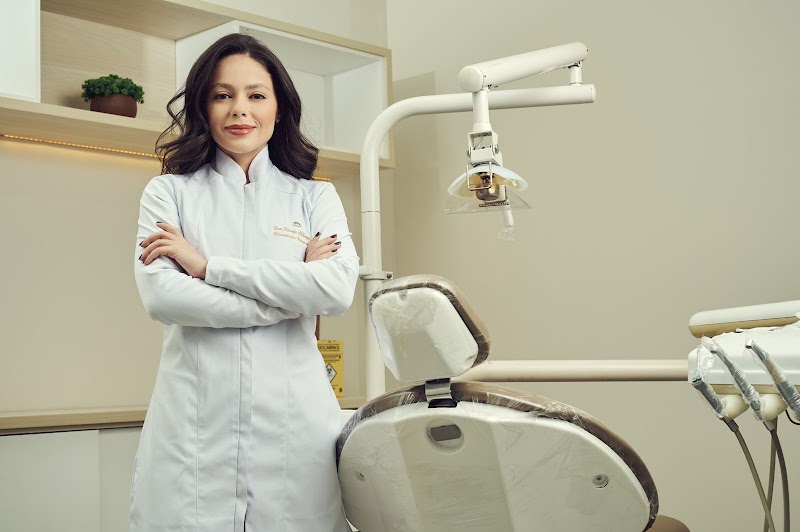Dentista Pâmela Nóbrega - Odontologia em Ribeirão Preto SP I Reabilitação Oral I Prótese Dentária e Implante Dentário