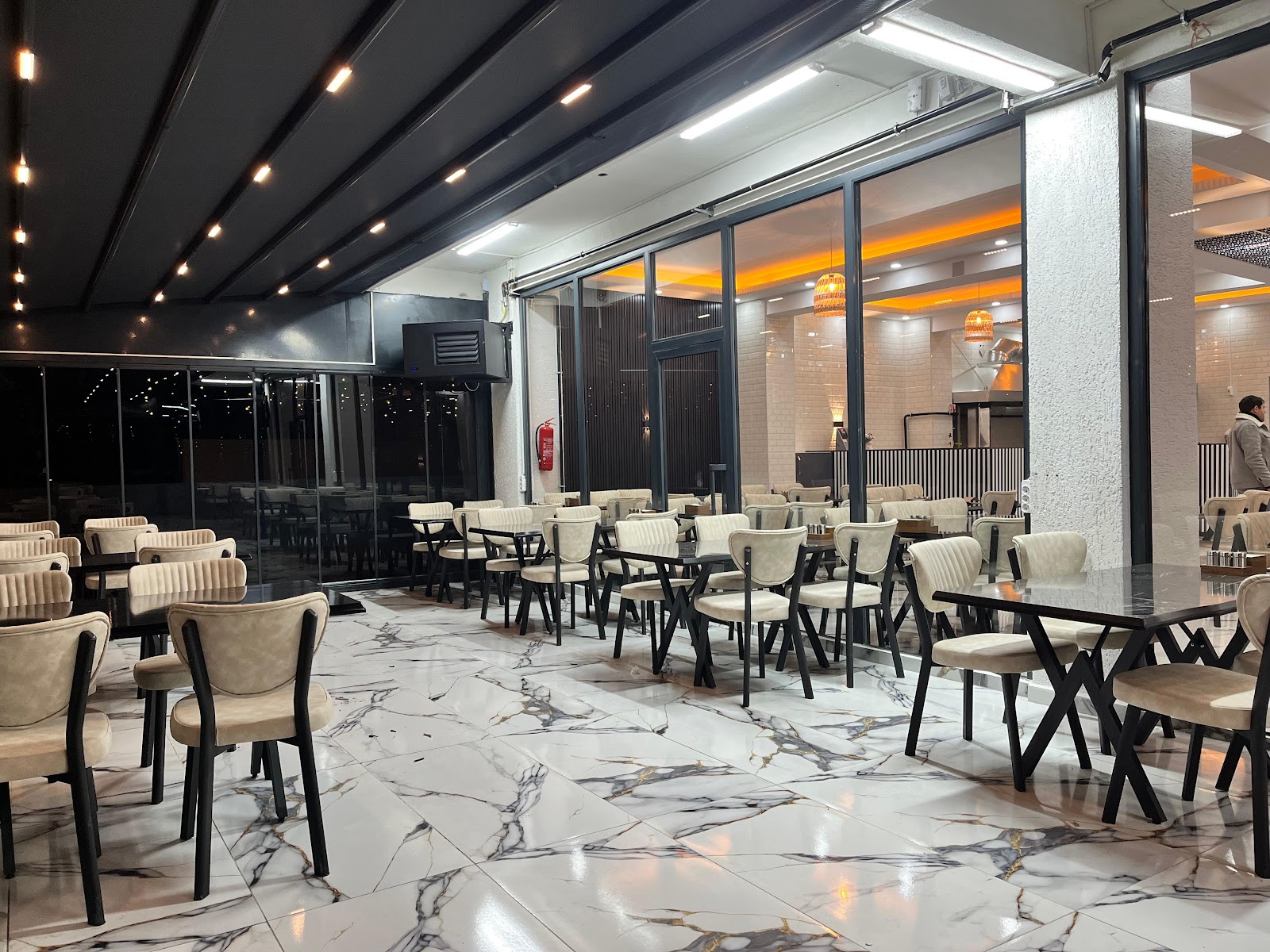Gece Dönercisi Yasin Şef Iğdır mekanı