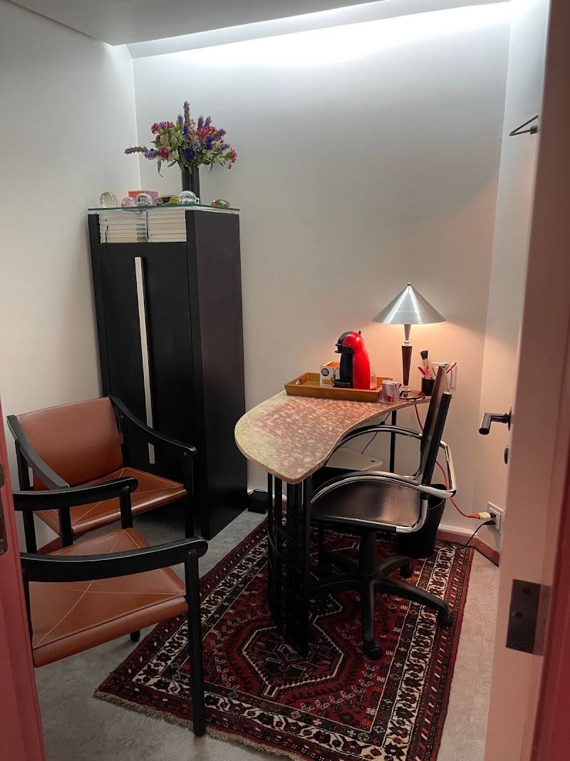 Dra. Mariana Magalhães - Cirurgiã Dentista - foto 2