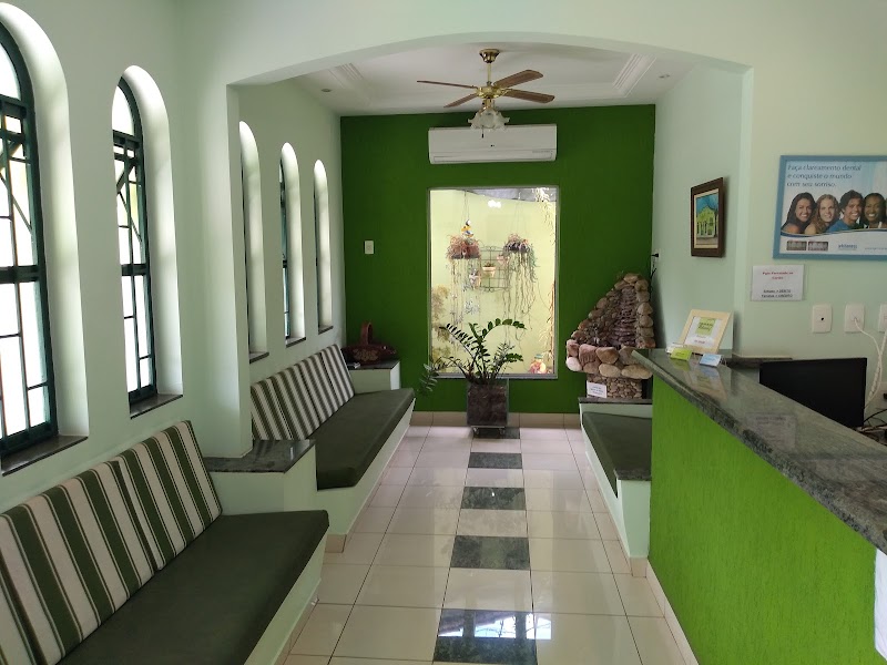 Dr. Newton Rodrigues Ribeiro Júnior e Dr. Newton Rodrigues Ribeiro Neto - Odontologia Ribeiro - foto 2